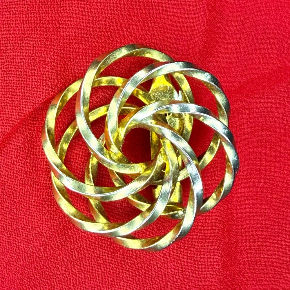Vintage Spiral Circle Brooch Pin Gold Tone atomic swirl 3D MCM